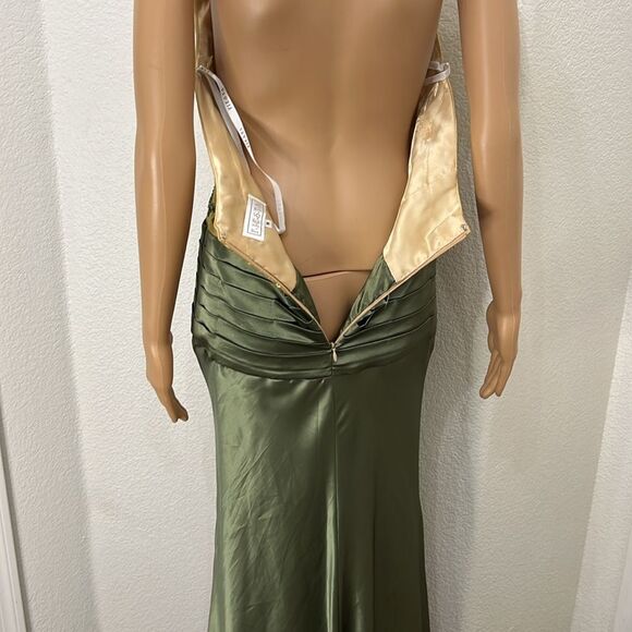 F.I.E.S.T.A FASHION Dress Sz Medium Formal Floral Embroided Beaded Sequin Gown - Picture 12 of 17